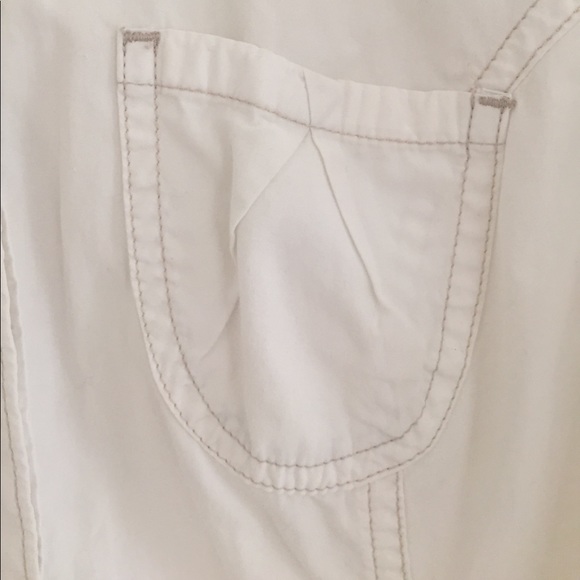 White button down short sleeved shirt - Picture 3 of 8